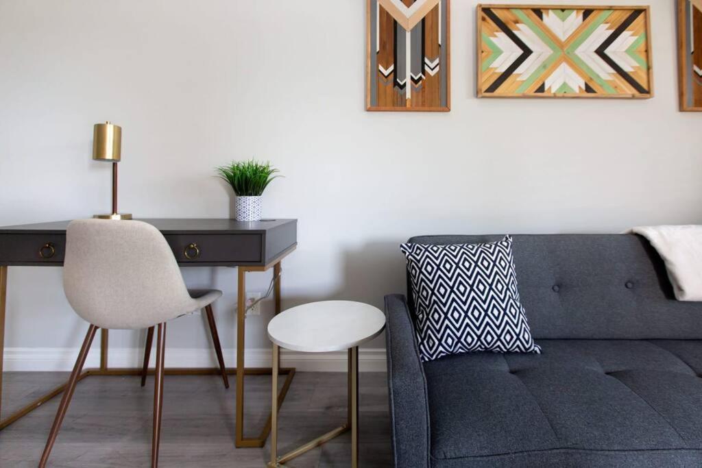 Beautiful & Cozy 1 Bedroom 1 Bath In The Westshore Victoria Exterior foto