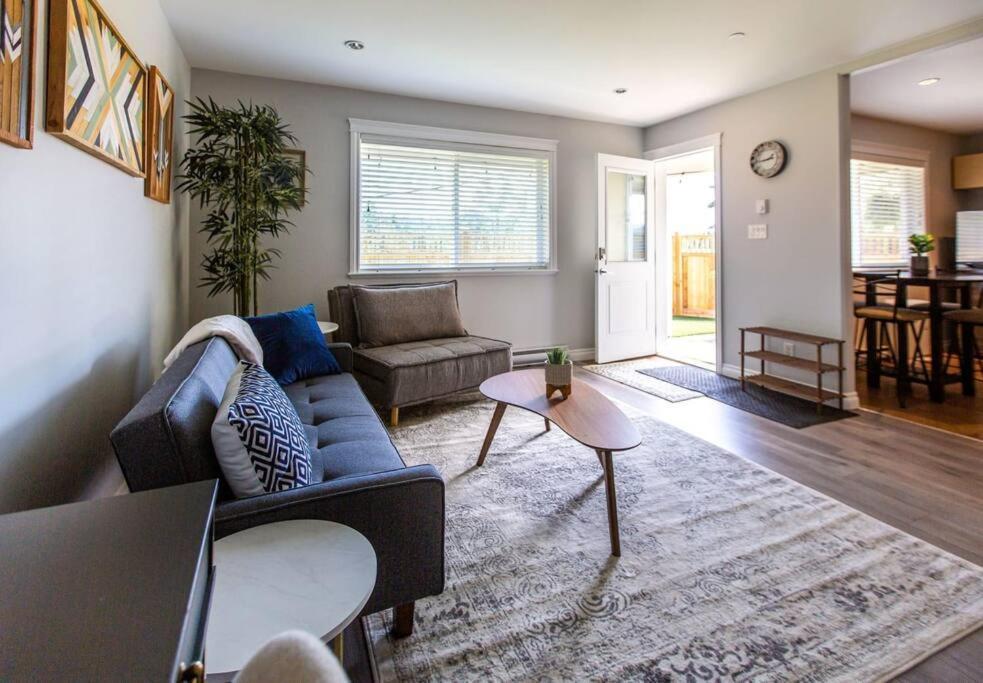 Beautiful & Cozy 1 Bedroom 1 Bath In The Westshore Victoria Exterior foto